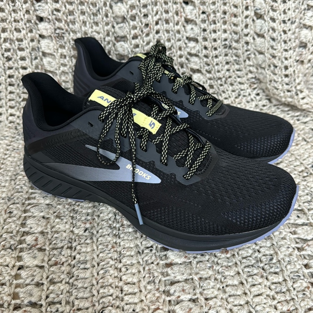 Brooks Anthem 5 - black & purple
